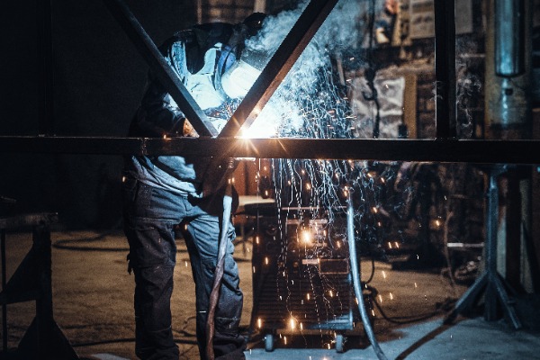 Fabricación de estructuras metálicas y cerrajería